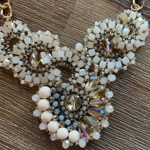 Beautiful Gold/Natural Toned Bib Necklace - Picture 6 of 8